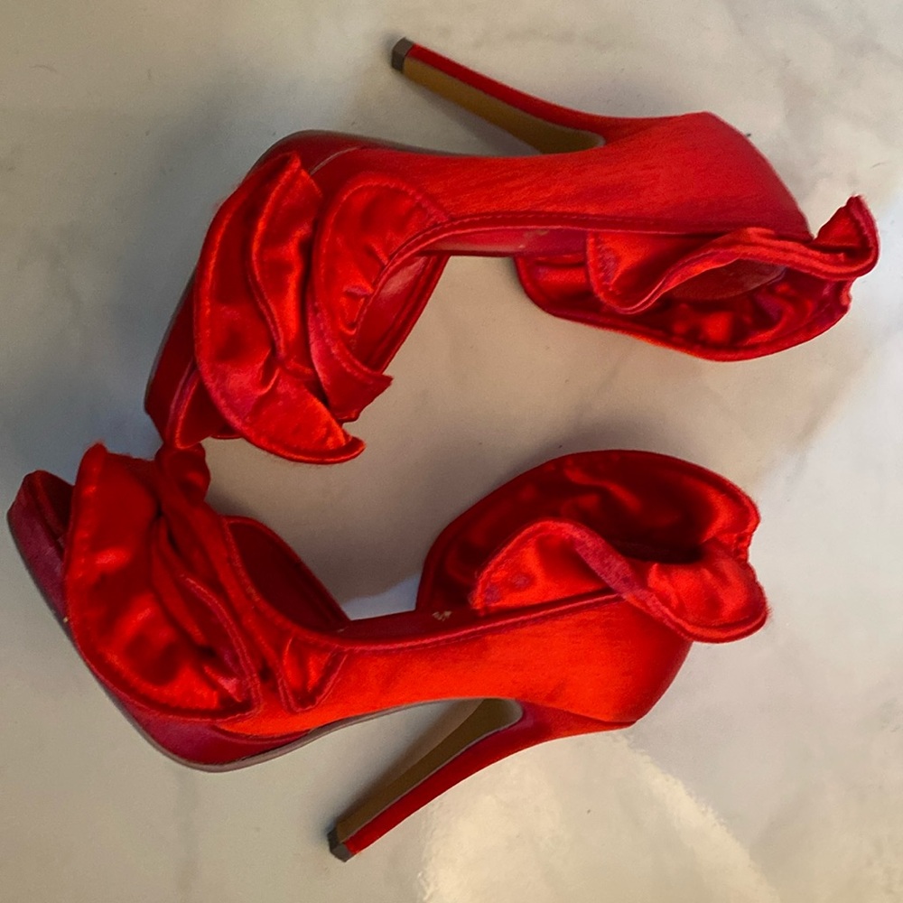 Ruffle Heels